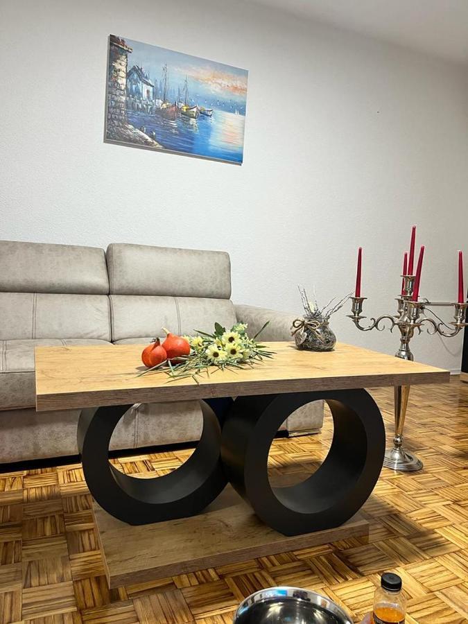 Апартаменти Stan Na Dan Kozarska Dubica Bosanska Dubica Екстер'єр фото